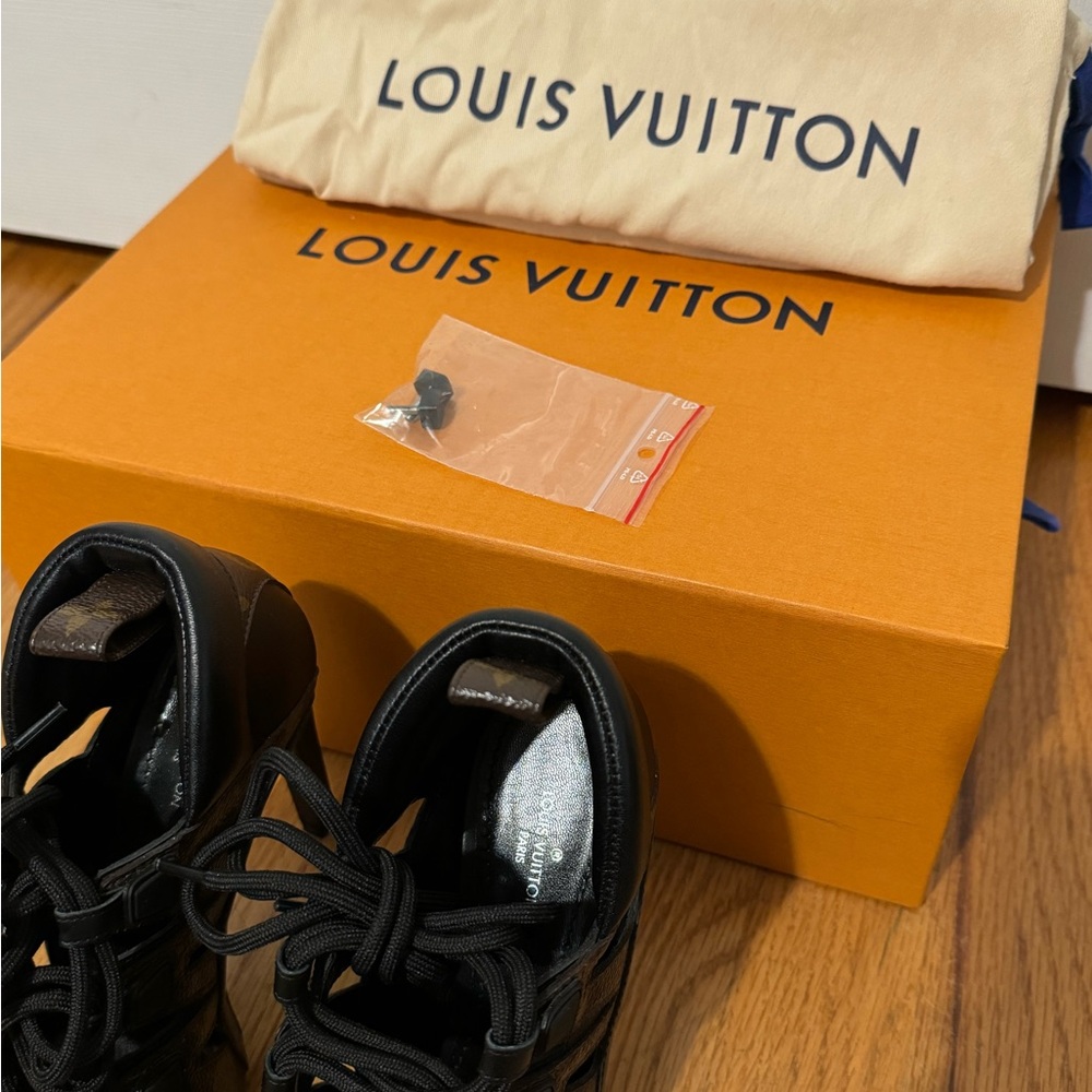 Louis Vuitton Streamline Pump Size 36.5 - Picture 9 of 9